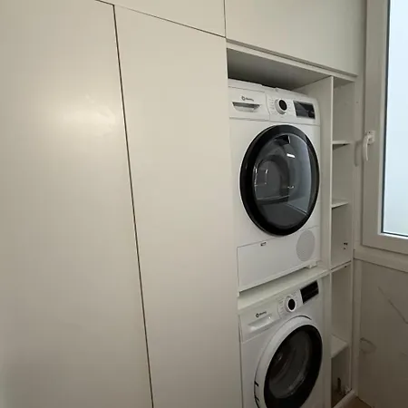 Neue Luxus-suiten Im Stadtzentrum Von Bilbao- Kostenloses Parken By Interhome Daire *